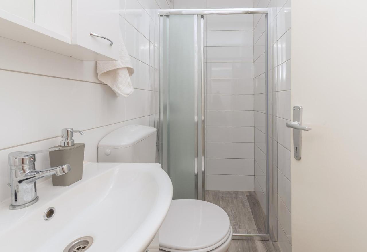Apartment Strawberry Макарська Екстер'єр фото