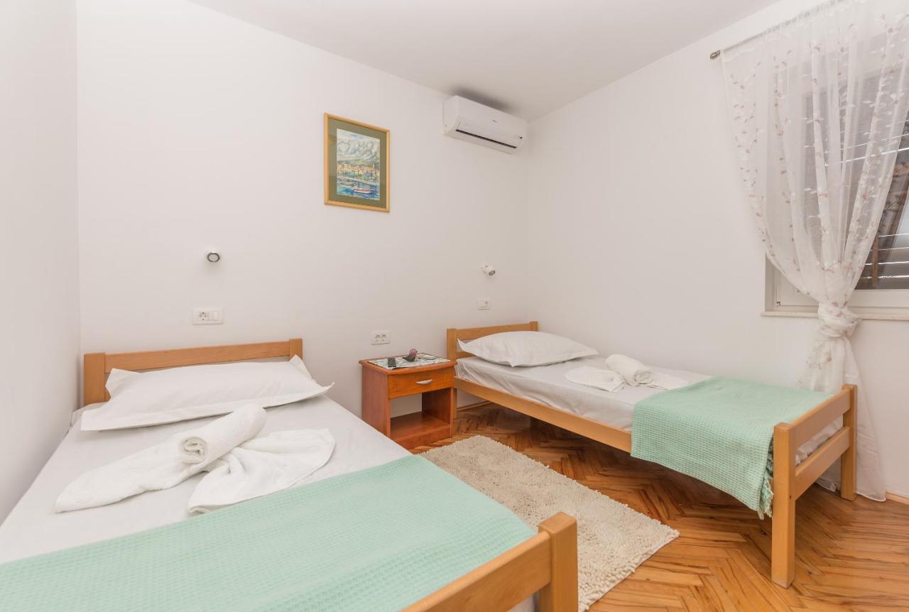 Apartment Strawberry Макарська Екстер'єр фото