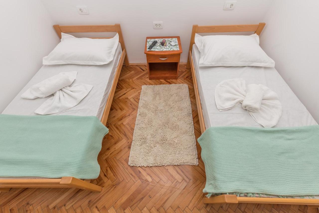 Apartment Strawberry Макарська Екстер'єр фото