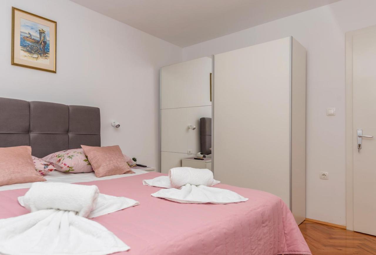 Apartment Strawberry Макарська Екстер'єр фото
