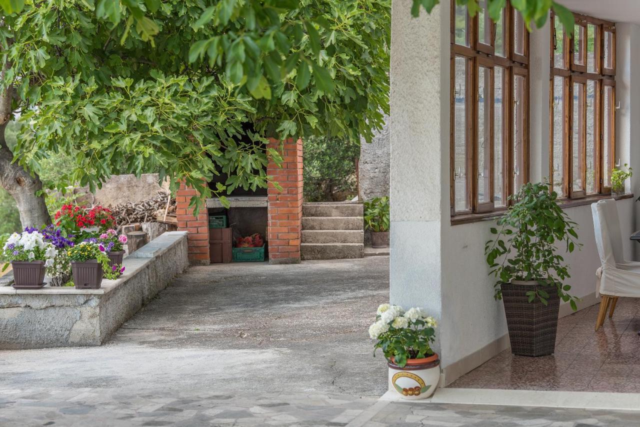 Apartment Strawberry Макарська Екстер'єр фото